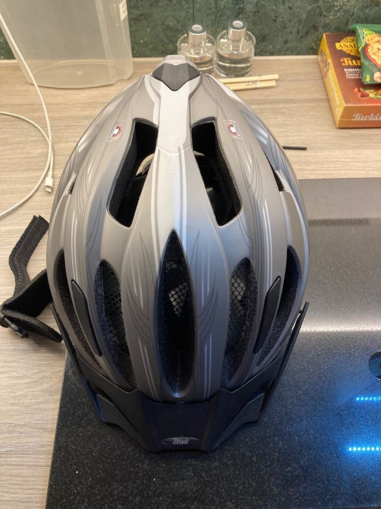 2 lightweight cycle helmets like new 