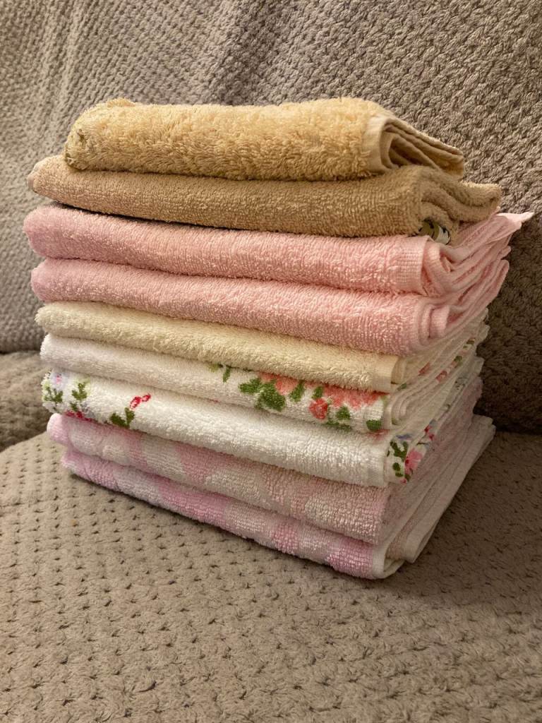 BUNDLE OF 9 HAND TOWELS
