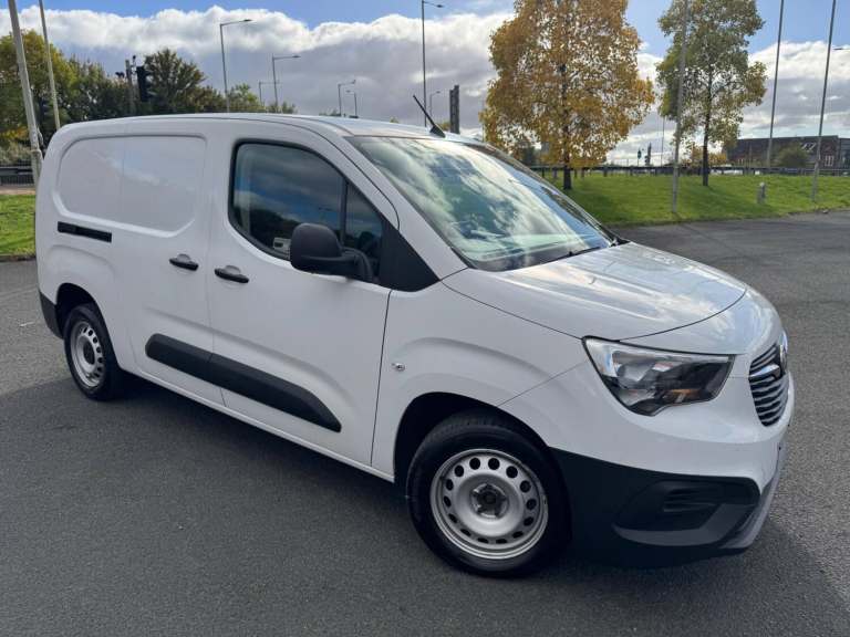 2022 Vauxhall Combo 1.5 Turbo D 2300 Dynamic L2 H1 Euro 6 6dr PANEL VAN Diesel Manual