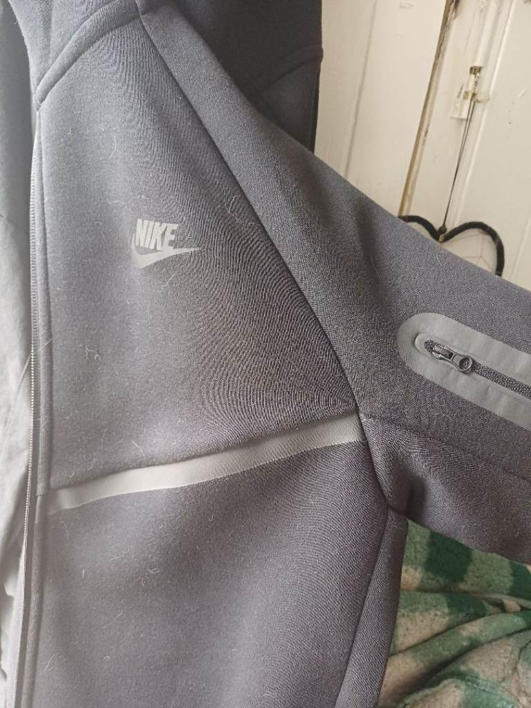 Nike Tech Fleece Hoodie – Black, Good Condition