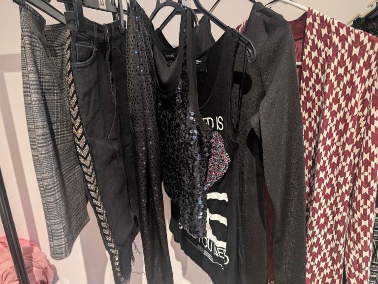 Women's 6/XS Clothing Bundle - Skirts, leggings, Tops, Cardigan