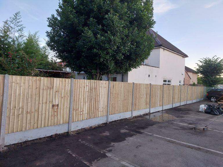 🏗️ Expert Fencing & Gate Installations | Quality You Can Trust! 🌲
