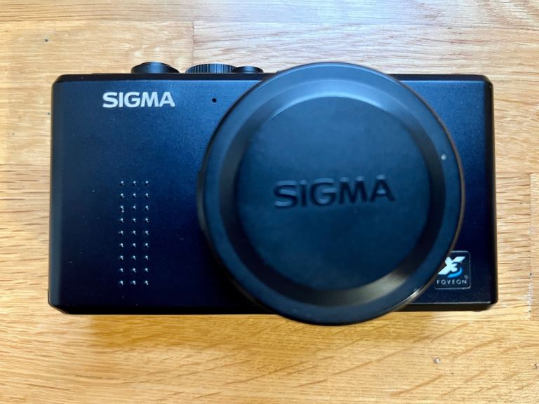 Sigma DP1s digital camera