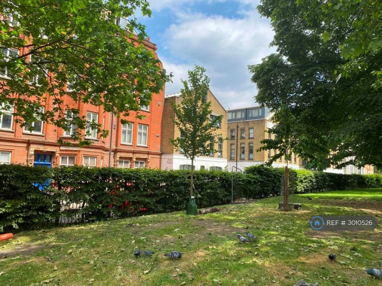 3 bedroom flat in Park Mansions, London, SW8 (3 bed) (#3010526)