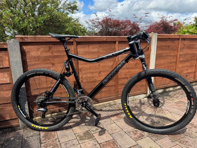 Cannondale Scalpel 3000 MOUNTAIN BIKE  ( top of the range) Lefty Carbon fork. Size Large.