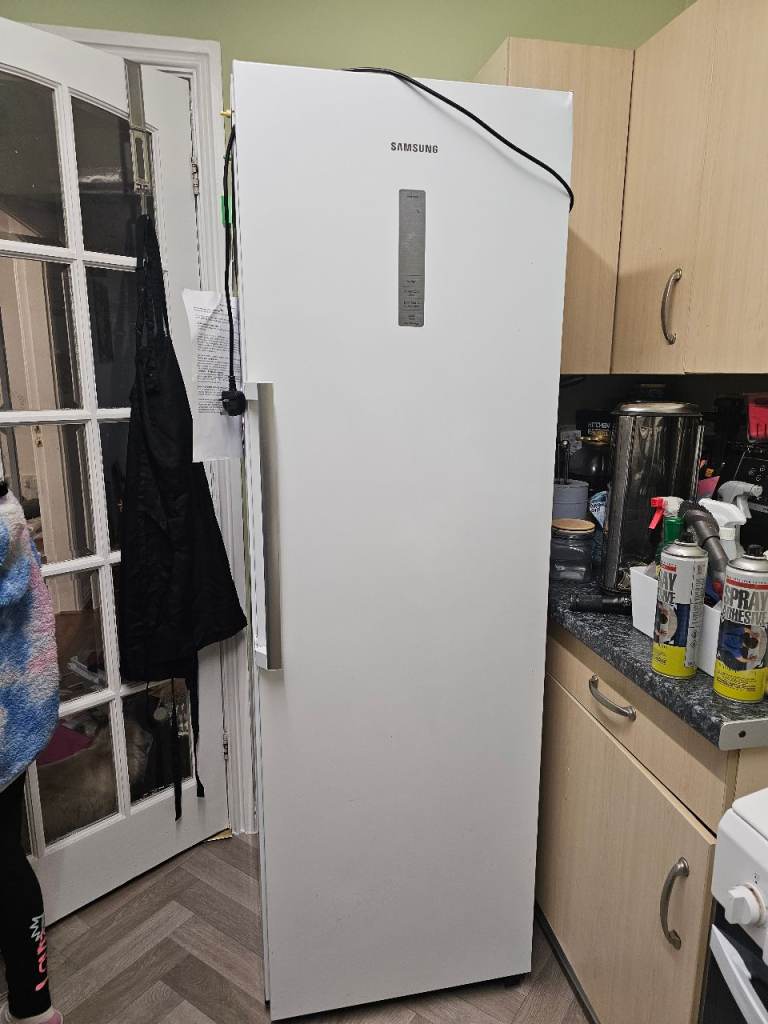 Samsung free standing fridge 