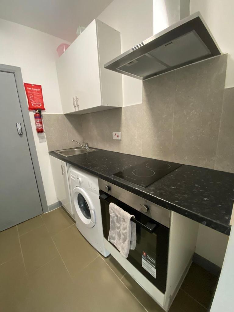 Studio Flat in Harrow (HA1 4EX)