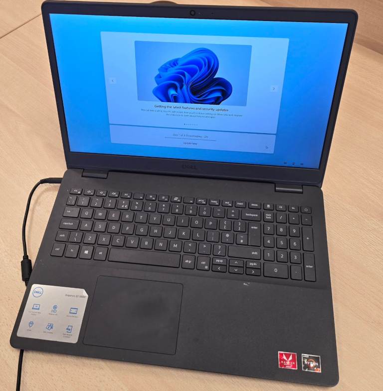 Dell Inspiron 3505 15.6inch, AMD Ryzen 7, Windows 11, 512GB SSD, 8GB RAM, 2.8Ghz,  2021