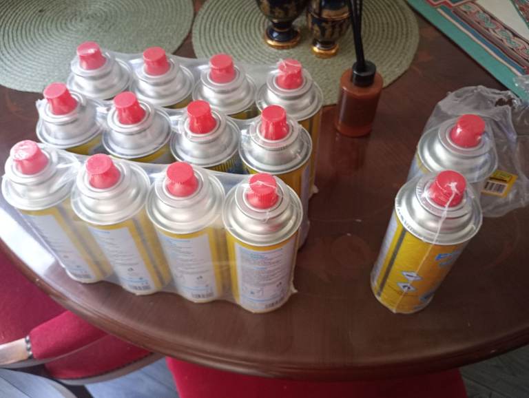 camping stove with gas bottles