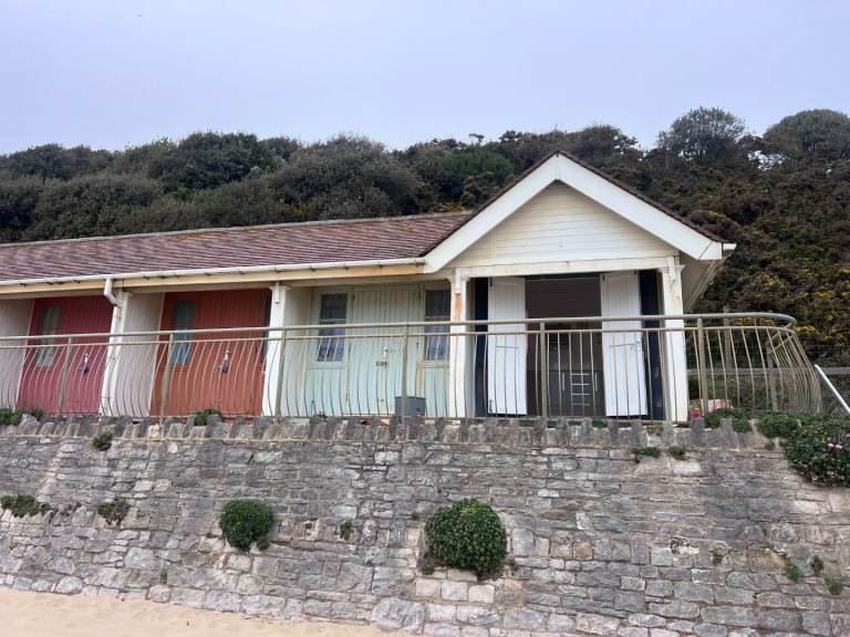 Beach Hut Fully Equipped