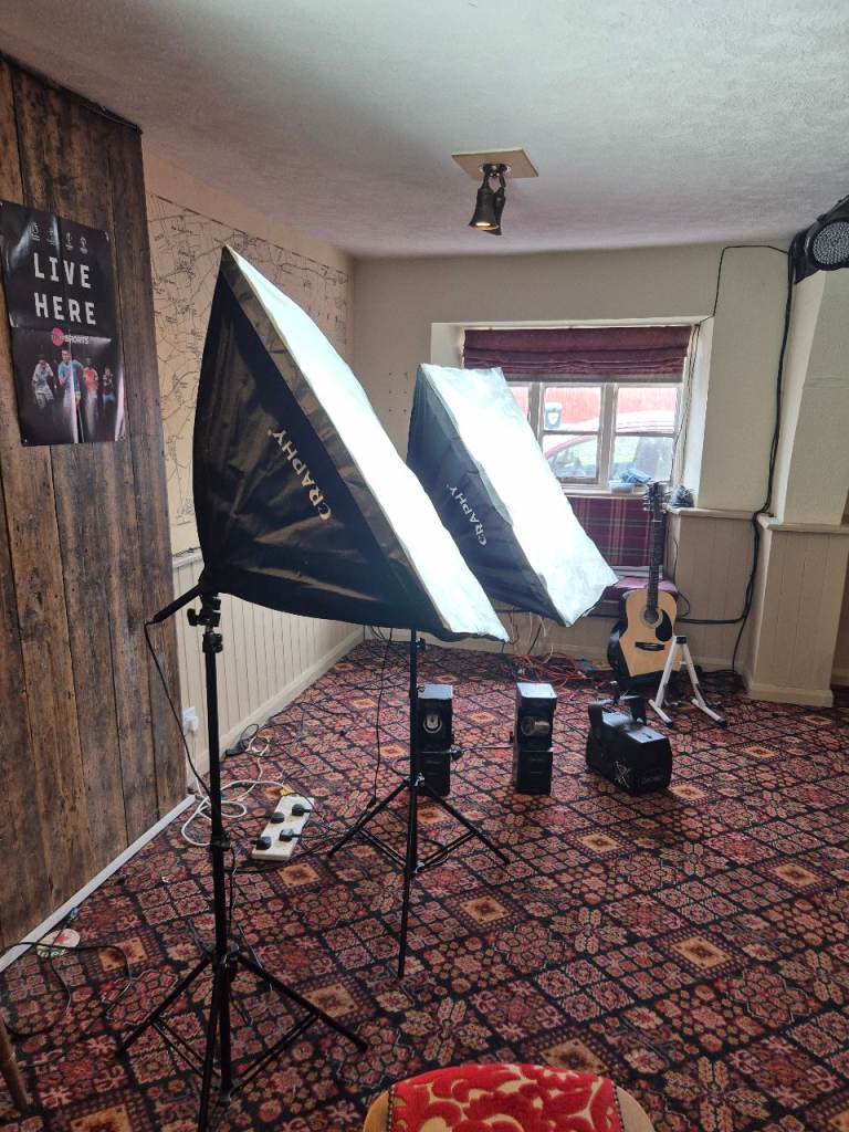 Craphy professional photography lighting and backdrops 