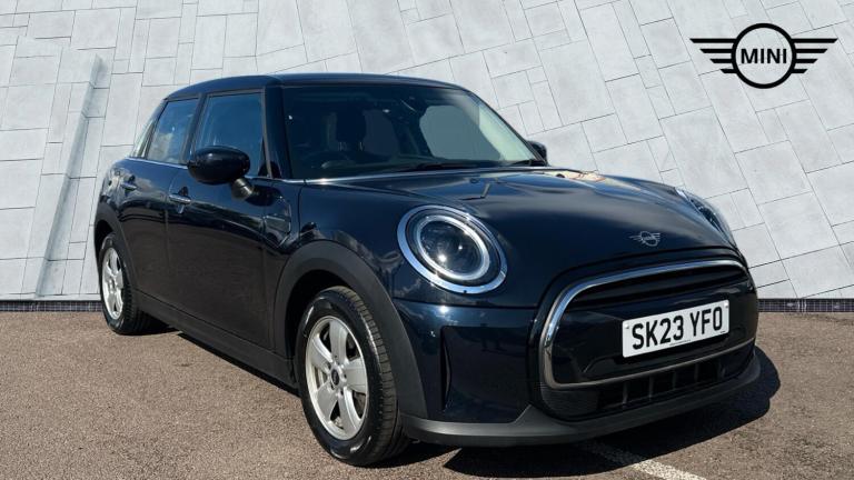  MINI Hatch 1.5 Cooper Classic Hatchback 5dr Petrol Steptronic Euro 6 (s/s) (136 ps) Petrol Autom...