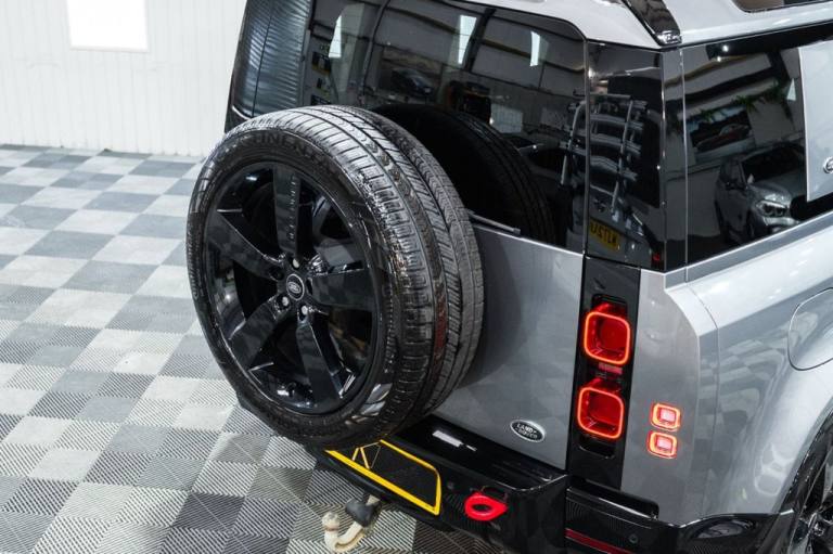 2021 Land Rover Defender 3.0 D300 MHEV X-Dynamic HSE SUV 5dr Diesel Auto 4WD Euro 6 (s/s) (300 ps...