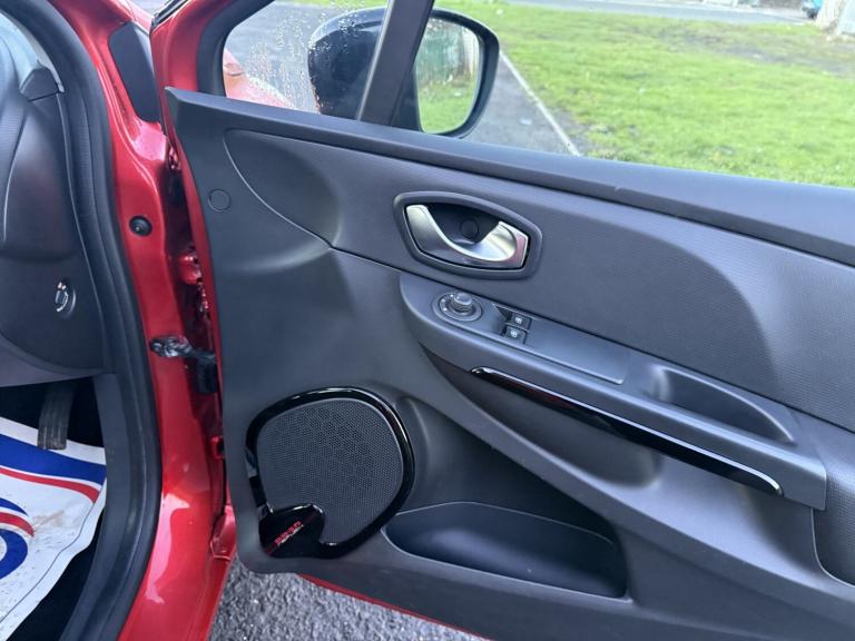 RENAULT CLIO 1.2 Dynamique MediaNav 1.2 16V 75 2015