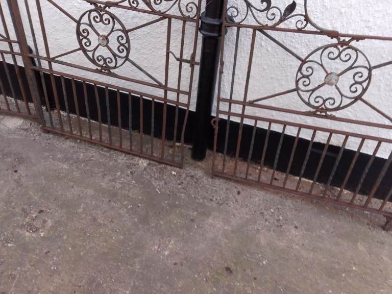 1920’s solid iron driveway gates. (Interwar Era) Full set. Small side gate + larger swing gates.