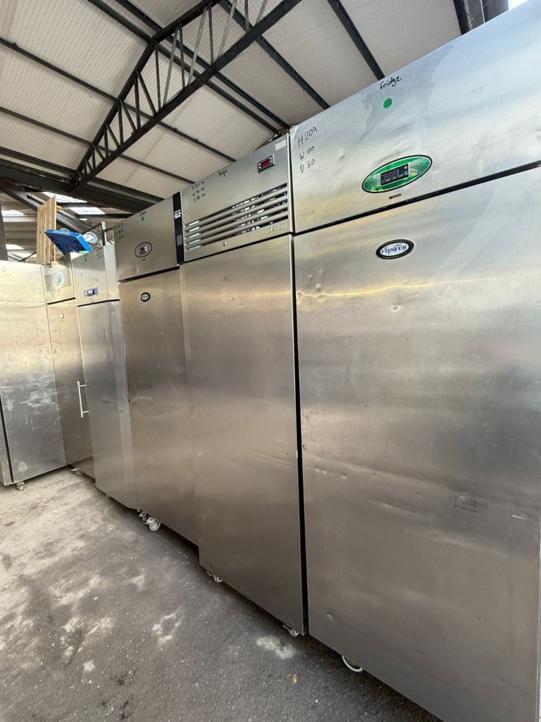 Commercial single door fridge foster Williams fully serviced cafe shop restaurant 