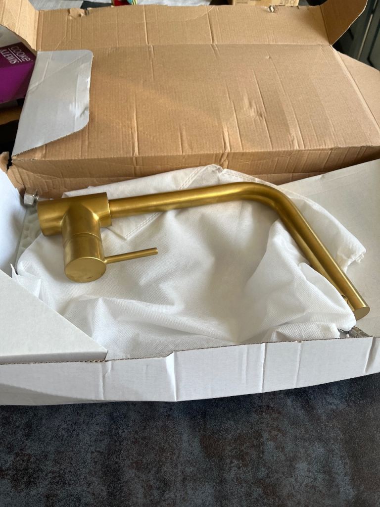 New Fontus Brushed Gold Kitchen Tap – High Pressure