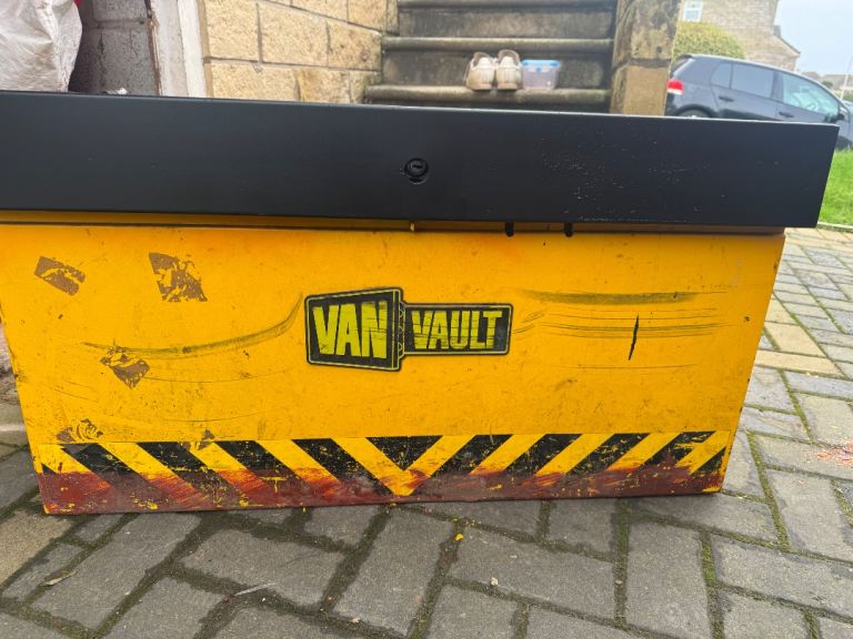Small Van Vault