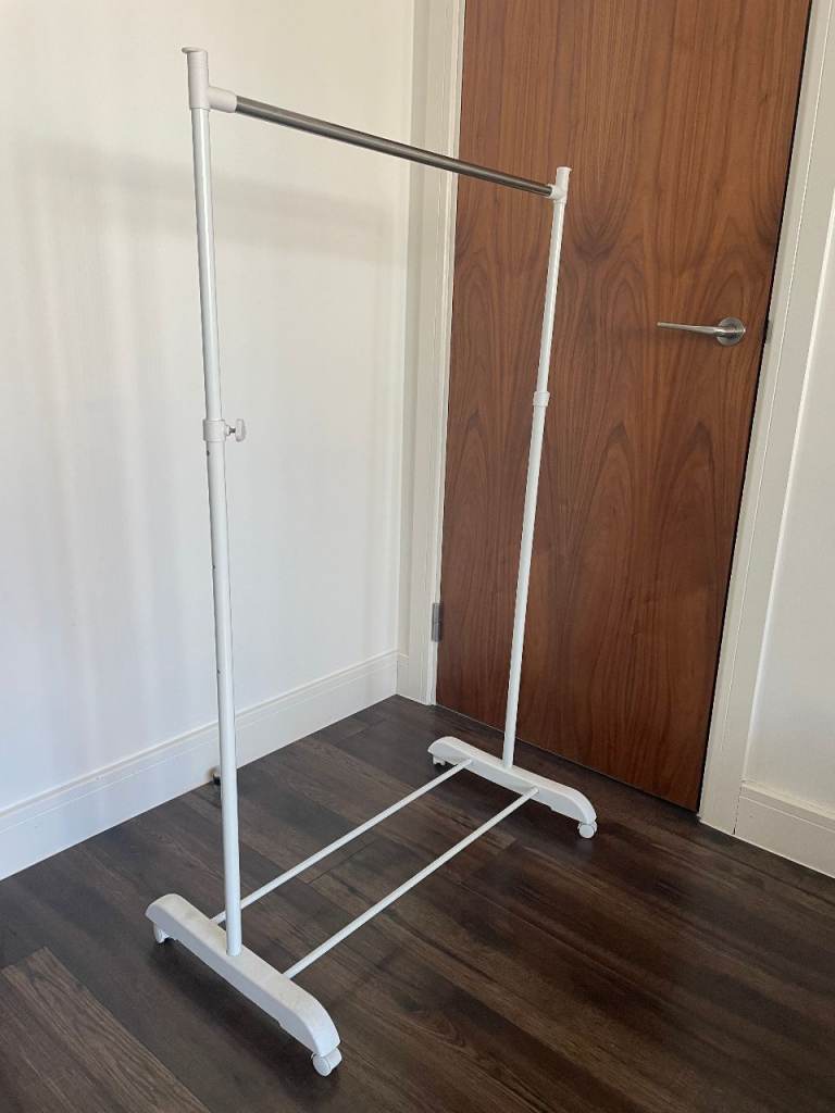 Adjustable Clothes Rail / Garment Rack – White – Good Condition
