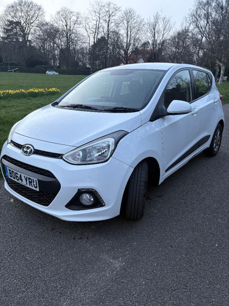 Hyundai, I10, premium,  Hatchback, 2014, Manual, 998 (cc), 5 doors, White, great first car.