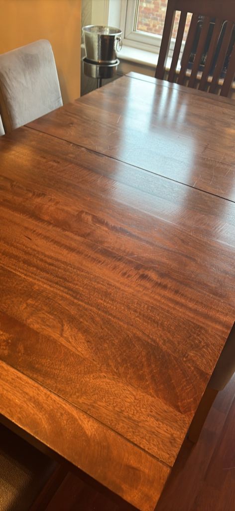 Mahogany veneer extendable dining table 