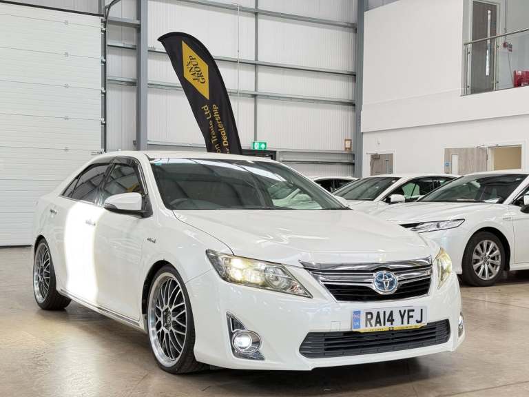 2014 Toyota Camry Toyota Camry Hybrid Petrol Pearl White 2014 5 Seater  2.5L