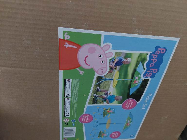 Peppa pig parasol table 2 chairs