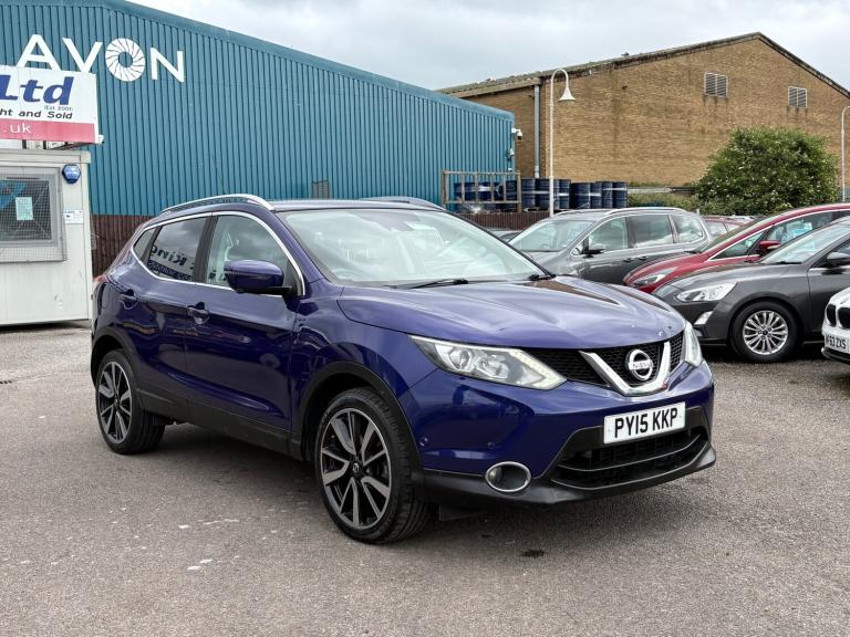 2015 Nissan Qashqai 1.6 dCi Tekna 5dr 4WD ++ NAV / CAMERA / LEATHER / DAB ++ HATCHBACK Diesel Manual