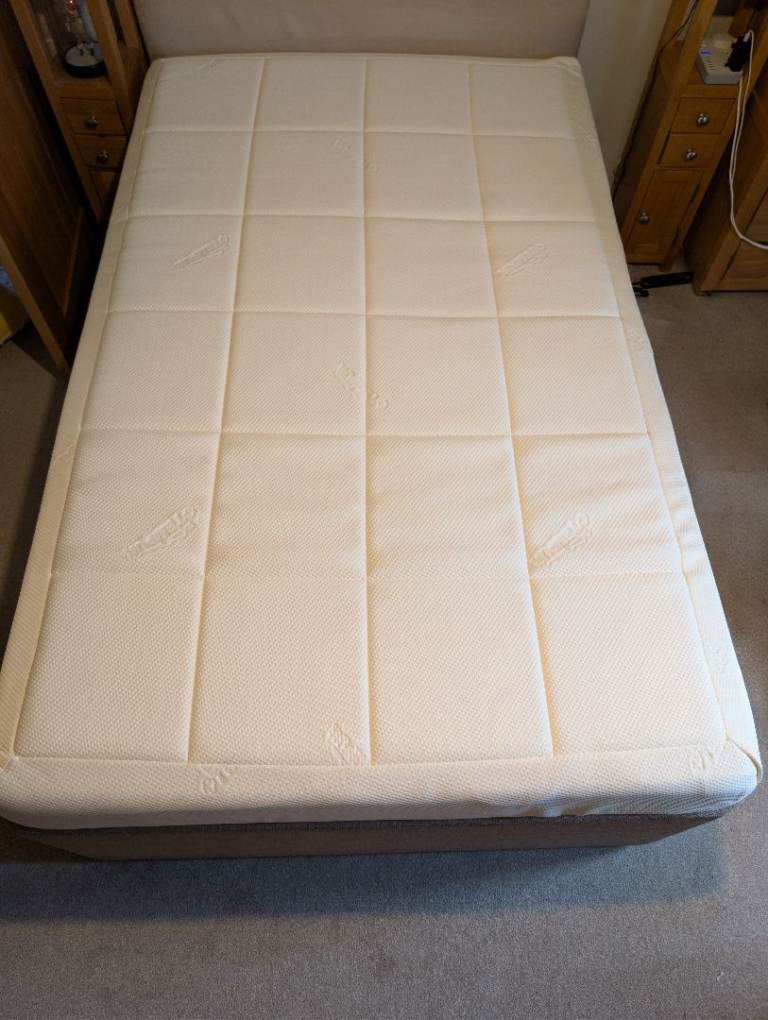 Small double mechanical / adjustable bed, and tempur mattress