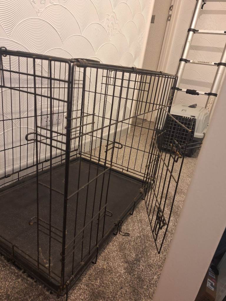 Medium dog crate