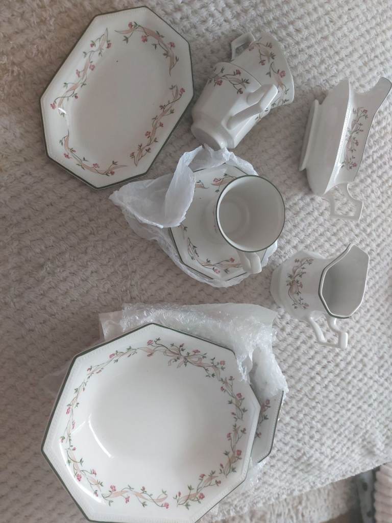 Eternal beau crockery
