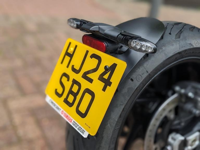 TRIUMPH TRIDENT 660 2024 - BLACK - HEATED GRIPS- 2 SERVICE STAMPS - QUICKSHIFTER