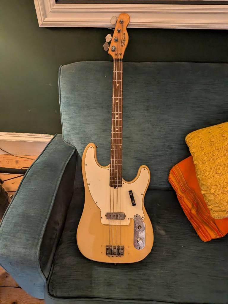 Vintage short scale bass, late 1960s/early 1970s