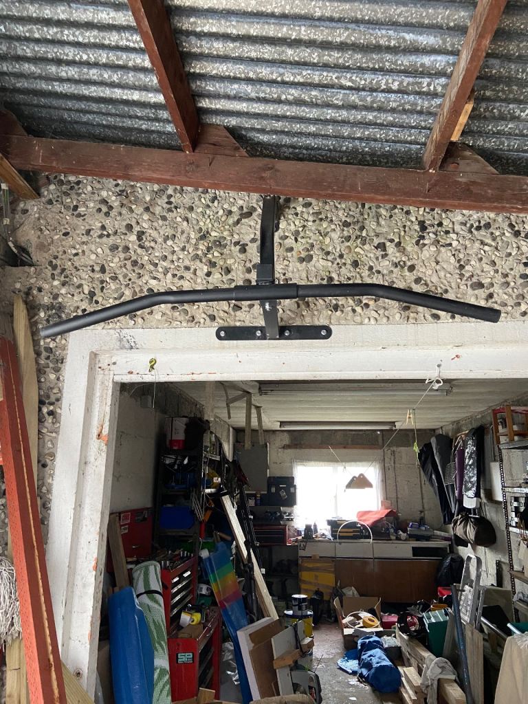 Pull up bar 