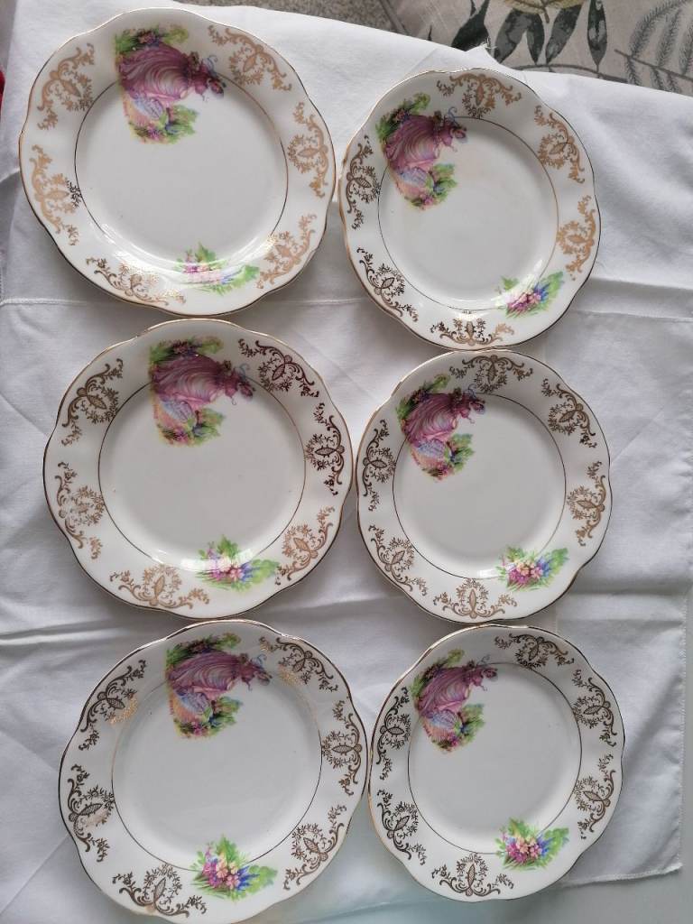 Vintage pinkie tea set. 
