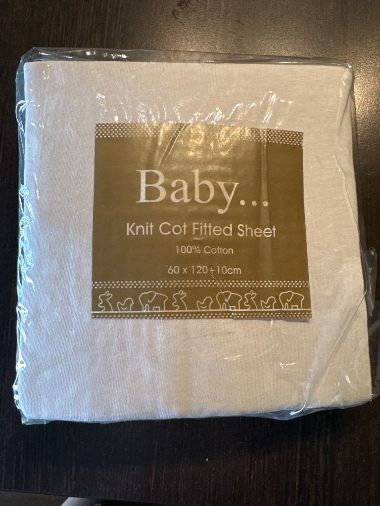 Brand New 100% Cotton Baby fitted sheet