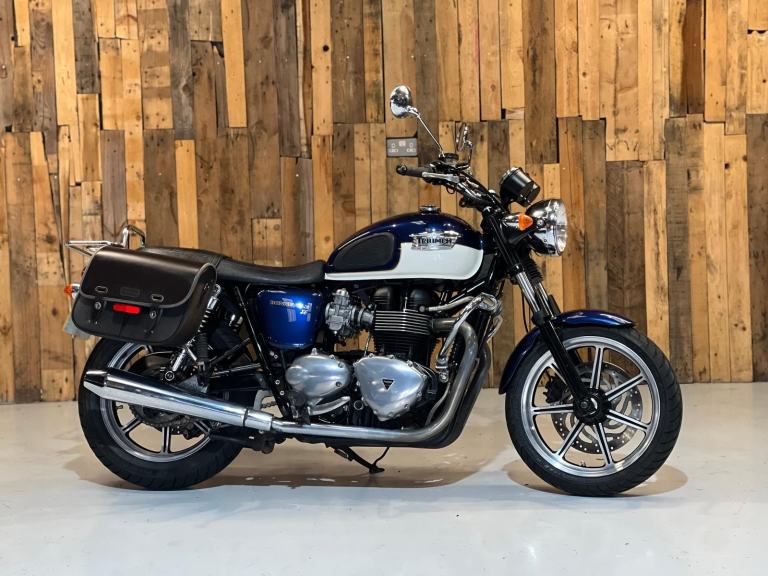 Triumph Bonneville T100 se 2012 ONLY 9676 miles!