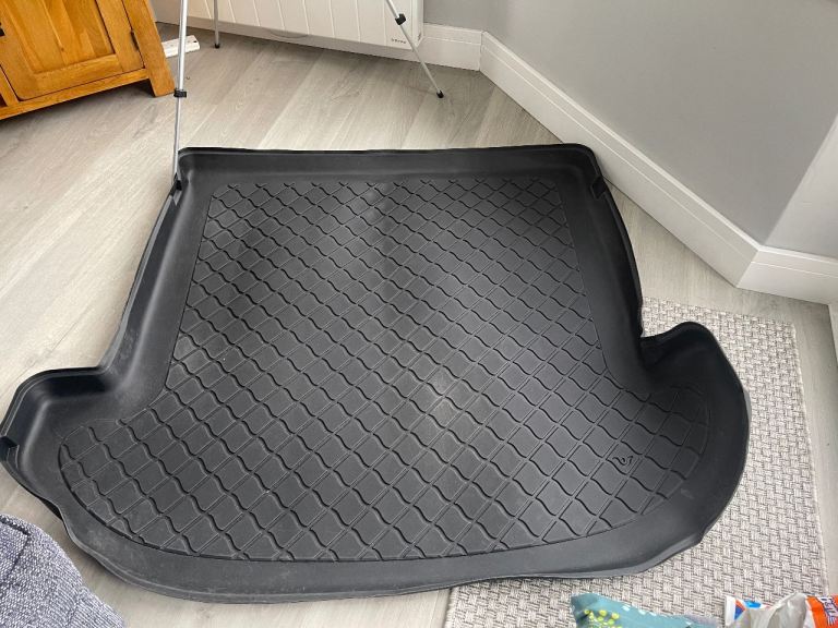 Black Car Boot Liner Mat – Hyundai Santa Fe