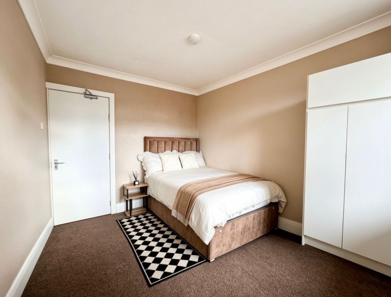 Bills Included - Double Bedroom - (Brand New)