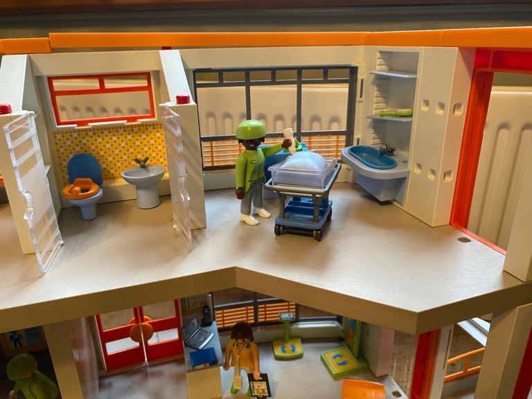 Playmobil City Life Hospital