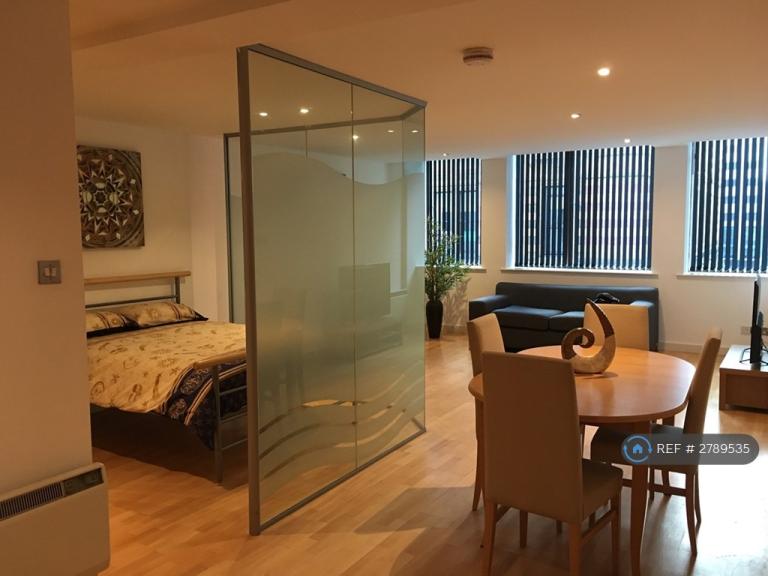 1 bedroom flat in Park Row, Leeds, LS1 (1 bed) (#2789535)