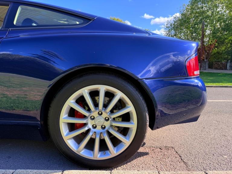 2004 Aston Martin Vanquish 5.9 Coupe 2dr Petrol Manual (396 g/km, 460 bhp) COUPE Petrol Manual