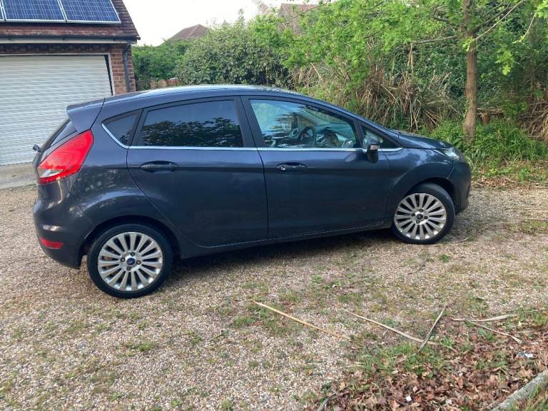 2010 FORD FIESTA 1.6 TITANIUM TDCI DIESEL 5 DOOR HATCHBACK,£20 TAX. LONG MOT. .