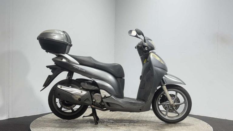 Honda SH300i SH300 2010 300CC PROJECT RUNNING SCOOTER SPARES OR REPAIR BIKE