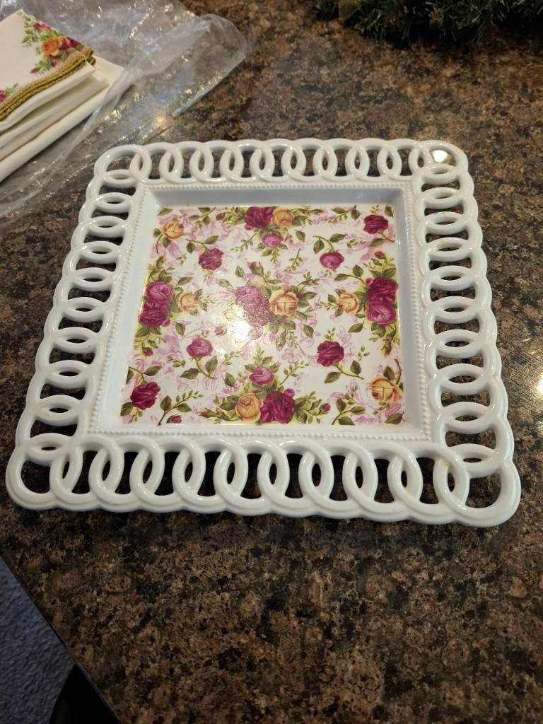 ROYAL ALBERT OLD COUNTRY ROSE SERVING PLATE