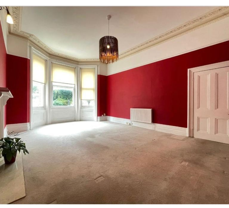 Two Massive double bedrooms left to share in a three bedroom flat