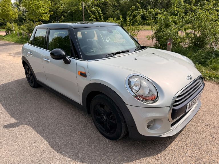 Mini Cooper, Hatchback, 2016, Manual, 1499 (cc), 5 doors