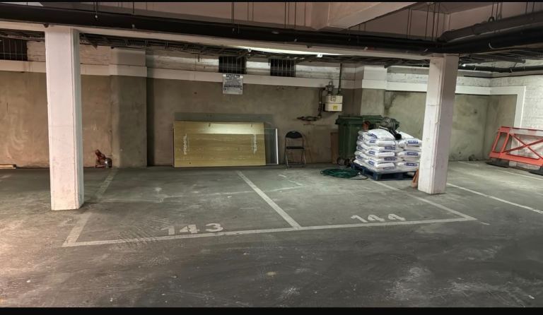 N1 5EE- Basement Parking Space to rent 