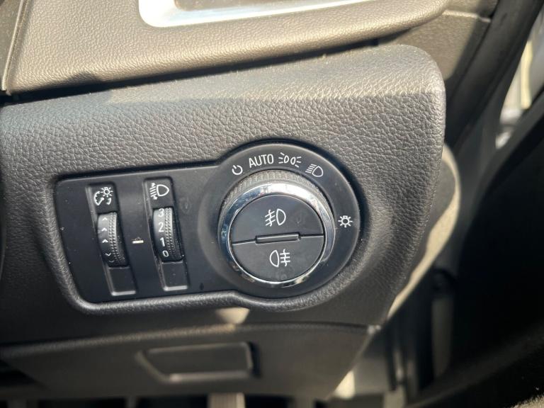 2013 Vauxhall Astra 2.0 CDTI ELITE Hatchback Diesel Manual