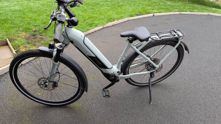Cube Kathmandu Hybrid Pro 625 Easy Entry 50cm Frame. Just 639 miles